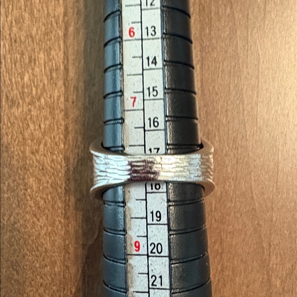 Silpada Textured Silver CZ Ring with Box Sz 8 - Picture 4 of 11